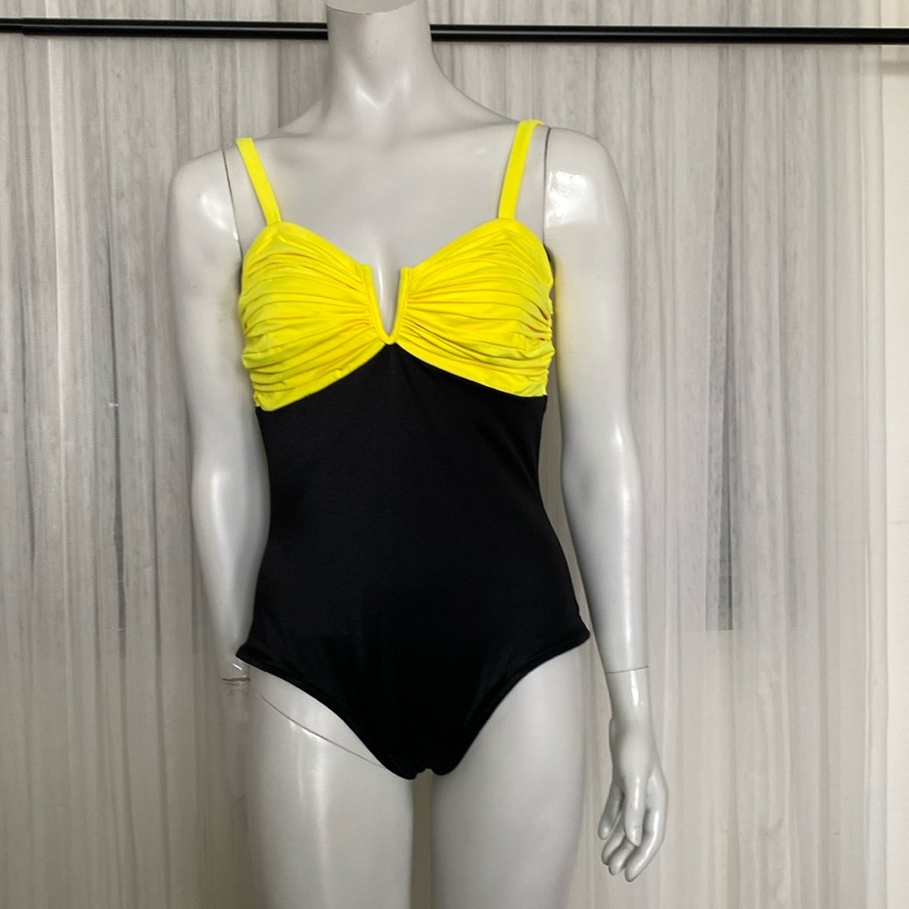 Vintage Y2K Catalina one piece swimsuit! 🩱 no flaws! Size 12